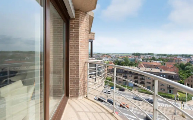 Apartment With Terrace and sea View in Mariakerke