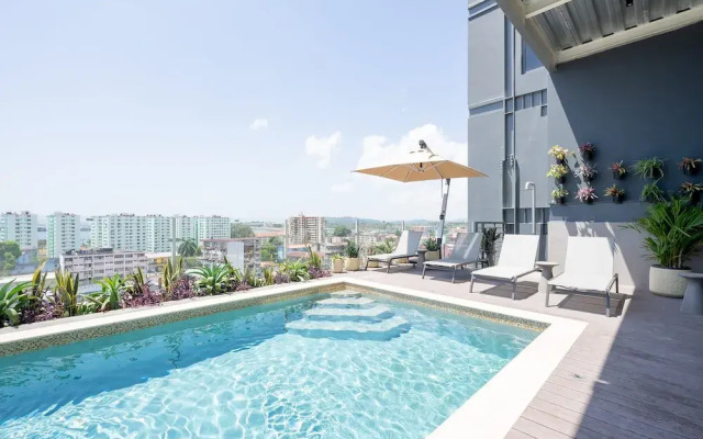 w Comfy 1BR w Perfect Balcony in Casco View