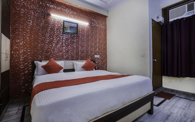 OYO 22533 Hotel Sunrise Blue