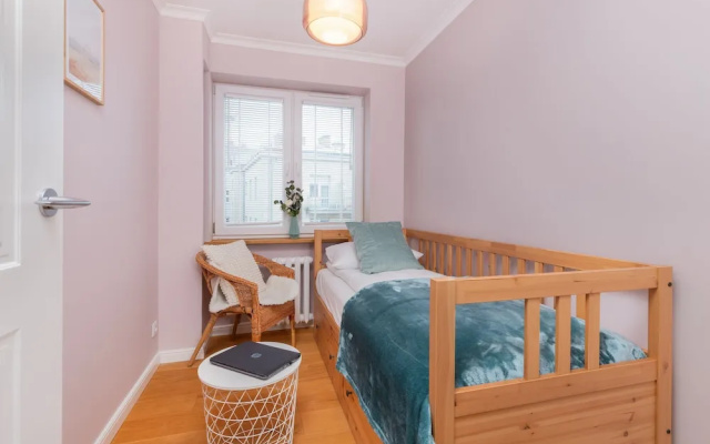 Two Bedroom Apartment Gdynia by Renters