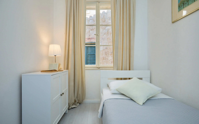 Hedera Estate, Hedera A22