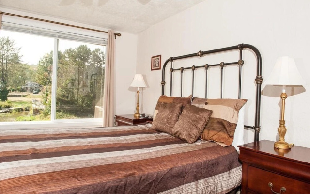 Lake Point Hideaway