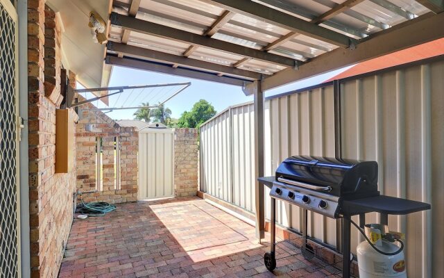 Shoreline Drive, Duplex 01,39, Little Pearl