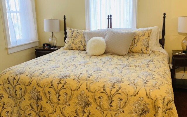 Nap N Nosh Bed And Breakfast