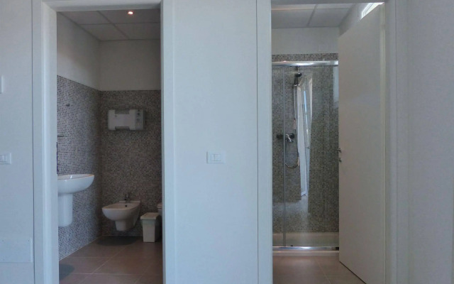 Meet Gardalake Hostel