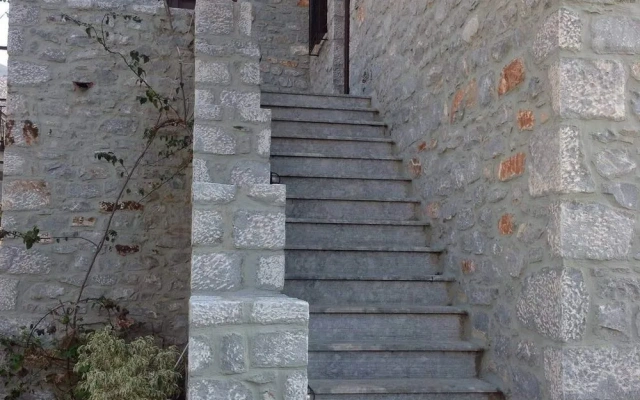 LAS Giannakakou traditional stone houses