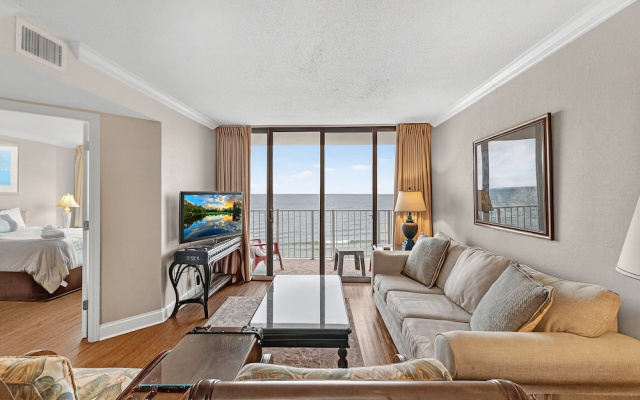 Sands Beach Club 820