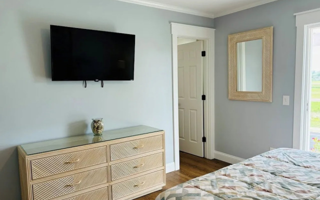 Nauti Time 5 Bedroom Home by RedAwning