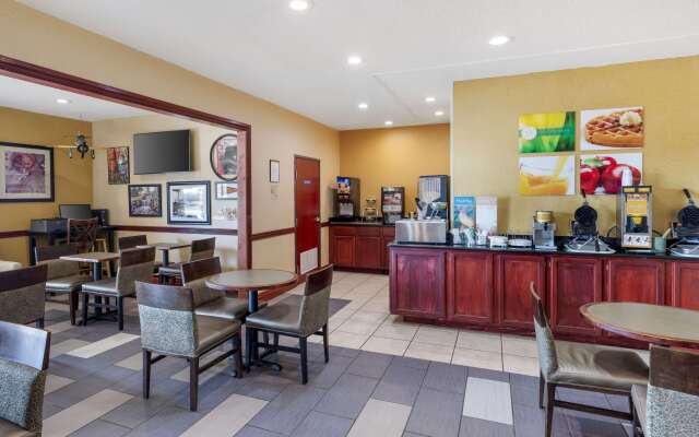 Quality Inn & Suites Wichita Falls I-44