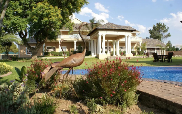Attache Guest Lodge