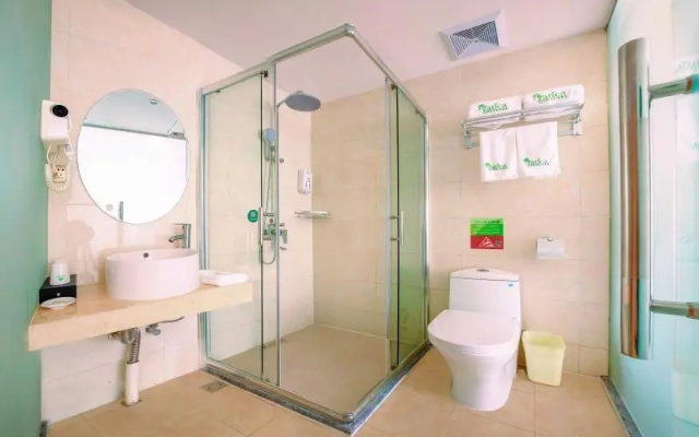 Vatica Hangzhou Xiasha Media College Hotel