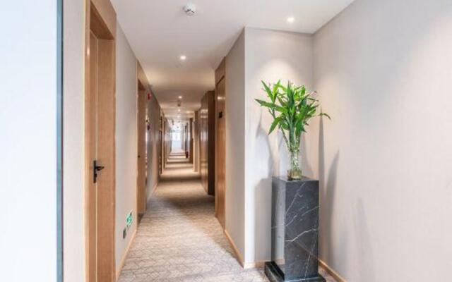 Shanghai Chengan Hotel(Xuhui Binjiang store)