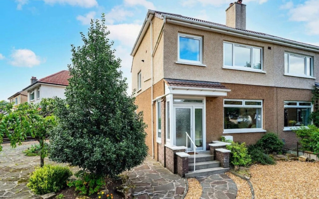 Jocks - Perfectly Placed Parklands Apartment