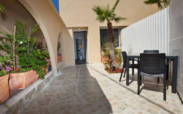 Geula Suites Hotel