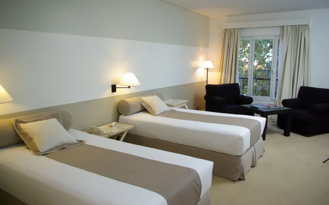 Loi Suites Recoleta Hotel