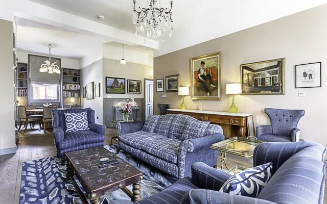 Well-designed Chelsea Flat
