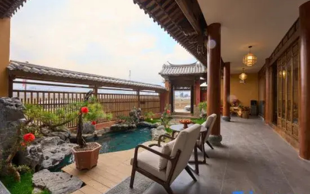 Yuexi Inn · MistyFields | 180° Fieldside Vacation Apartment (Shaxi Ancient Town)
