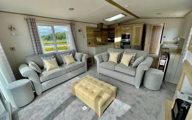 Prime Location 3-bed Chalet in Seal Bay, Selsey