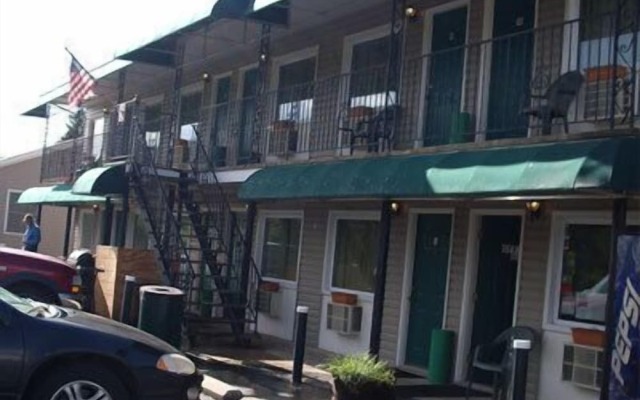 K-River Motel & Campground