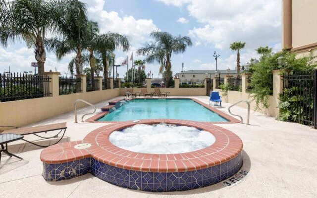 Comfort Suites Baytown I - 10