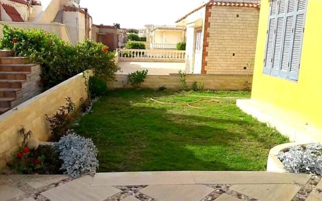 Beachfront Chalet in gazala valley