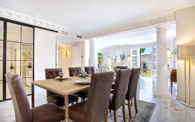 Spectacular apartment with 258m2 and 4BD near Alcazar. San Fernando