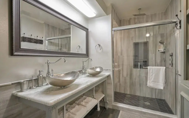 Houston Towers Inn Downtown Museum District Med. Ctr NRG - Adults Only