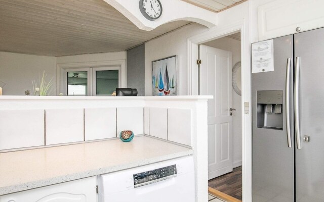 10 Person Holiday Home in Blavand