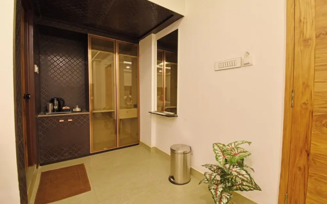 A K G Hotel