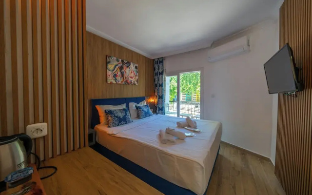 Halikarya Hotel & Restaurant Beach