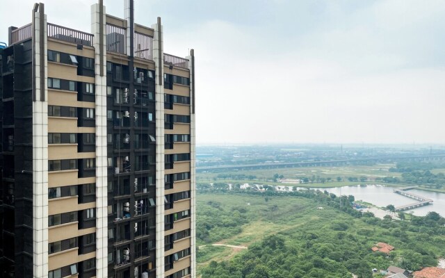 Comfortable 2Br At 25Th Floor Meikarta Apartment