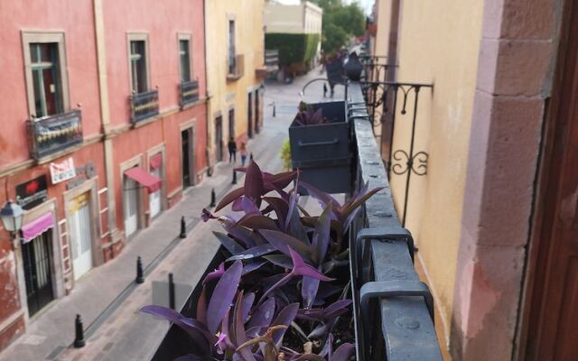 Casona Lele, Panchito y Lavanda