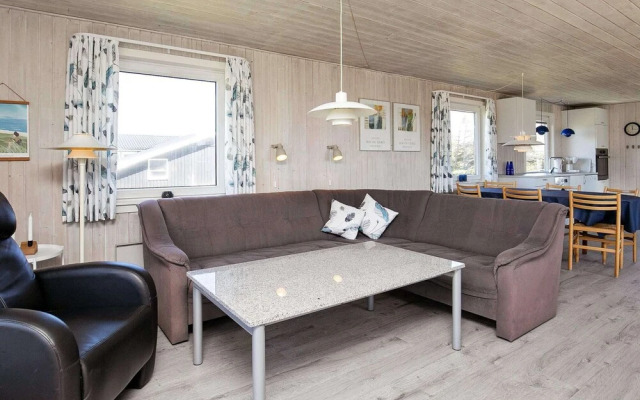 6 Person Holiday Home in Ringkobing