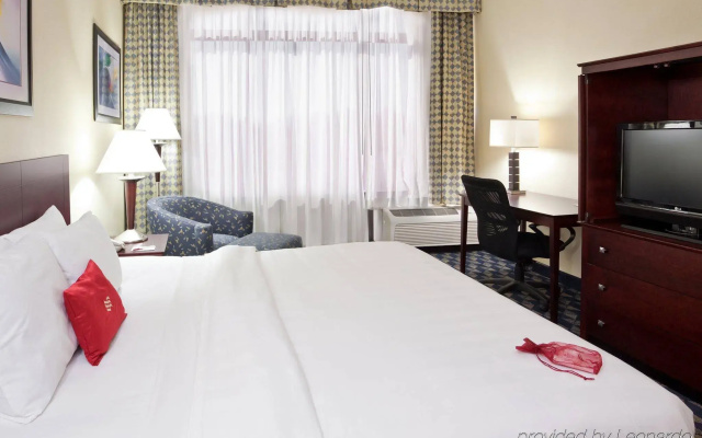 Crowne Plaza Cleveland Airport by IHG