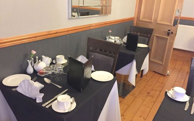 Lauderville Guest House