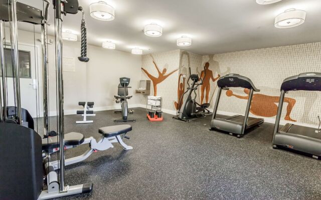 Hawthorn Suites by Wyndham Detroit Auburn Hills