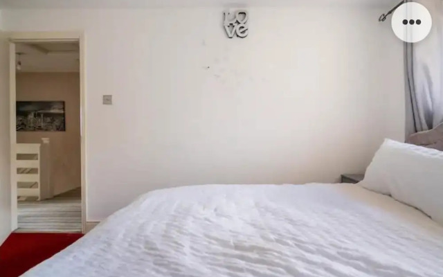 Home in Medway 3bedroom Free Sports Free Parking