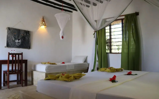 Red Monkey Beach Lodge