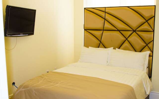 Luxury Penthouse Suite