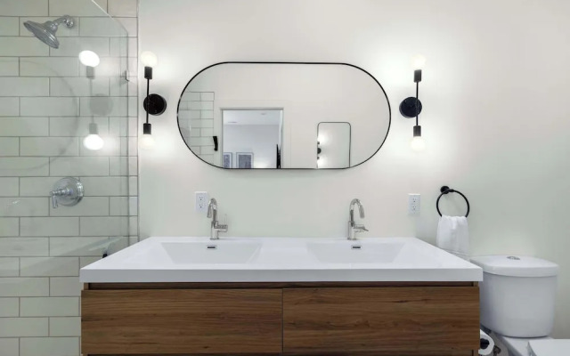 Big Bear Bungalow Stay on Ozark Waterfront