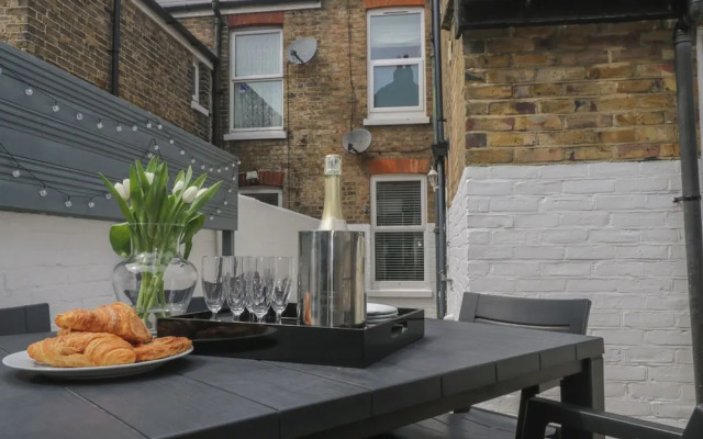 6 Sydney Road