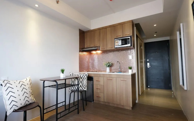 Portovita Tower 2BR 23rd FLR Black Unit W/ Balcony