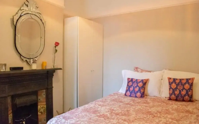 Cosy 2 Bed Ground Floor Flat In London