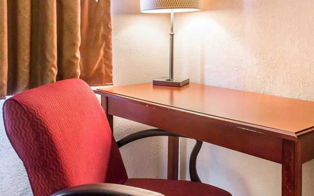 Economy Inn & Suites