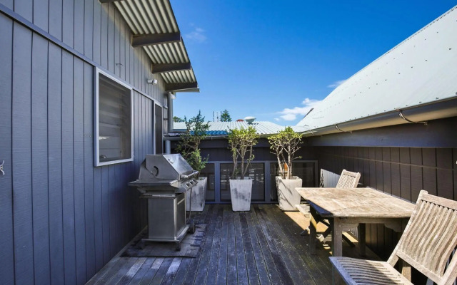 Illaroo I Absolute Waterfront with Spa