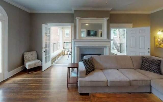 Large Group Downtown Rental - Westend