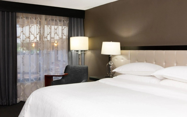 Sheraton Minneapolis West Hotel