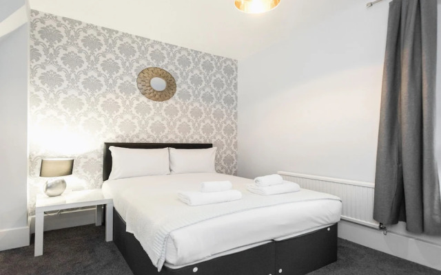 Platinum Apartments near Angel Station 9989