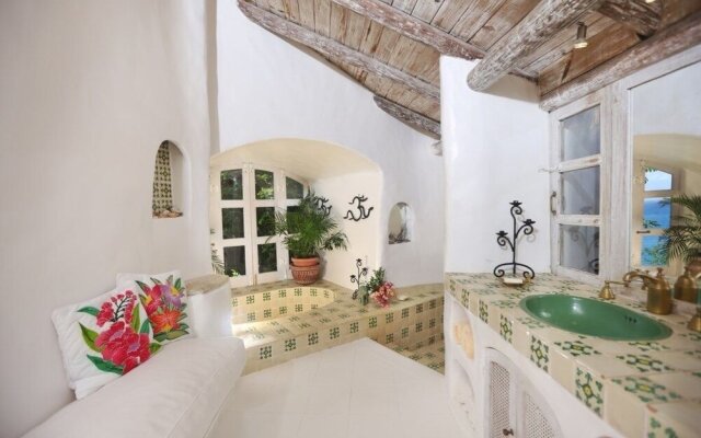 Smuggler's Nest - Exotic & Romantic Villa 2 Bedroom Villa by RedAwning