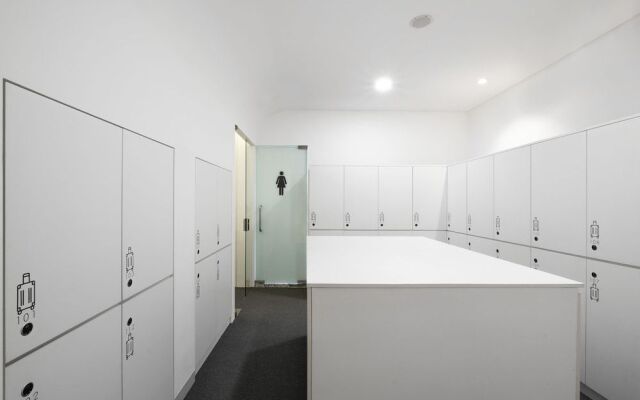 KINI Luxury Capsule - Hostel